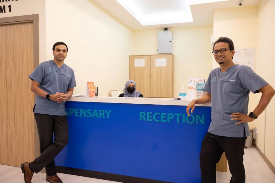 Dr Shalan and Dr Faez at the Universal Clinic reception